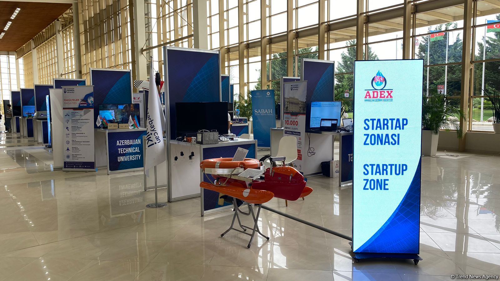 На оборонной выставке ADEX-2022 азербайджанские стартаперы представляют свои проекты (ФОТО)