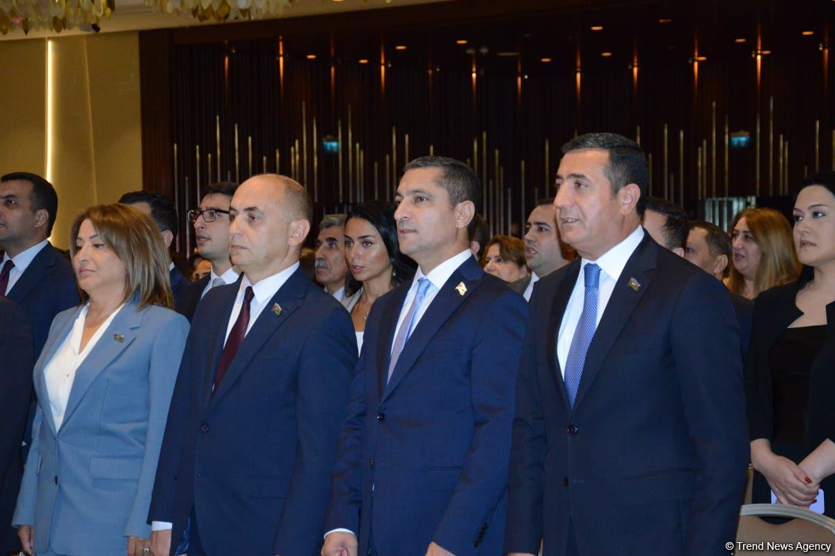 Bakı şəhəri təhsil işçilərinin sentyabr konfransı keçirilir (FOTO)