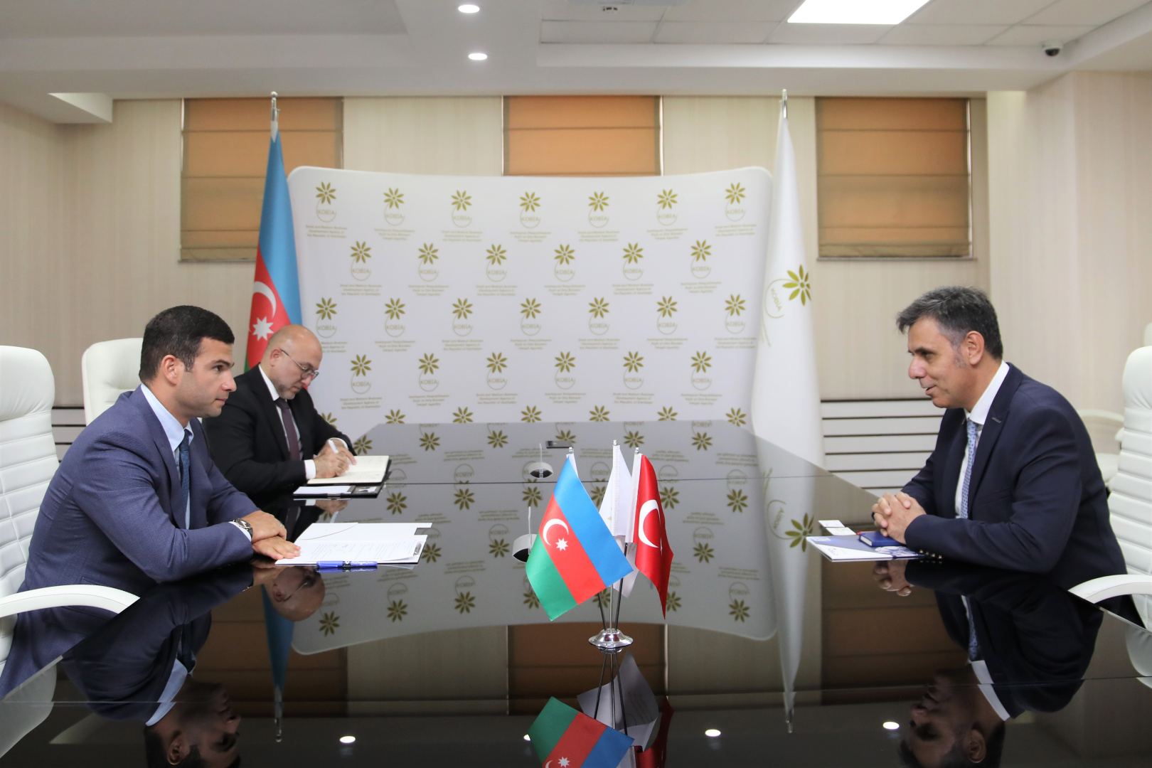 Агентство Азербайджана по развитию МСБ и CTech обсудили инвестиционные возможности