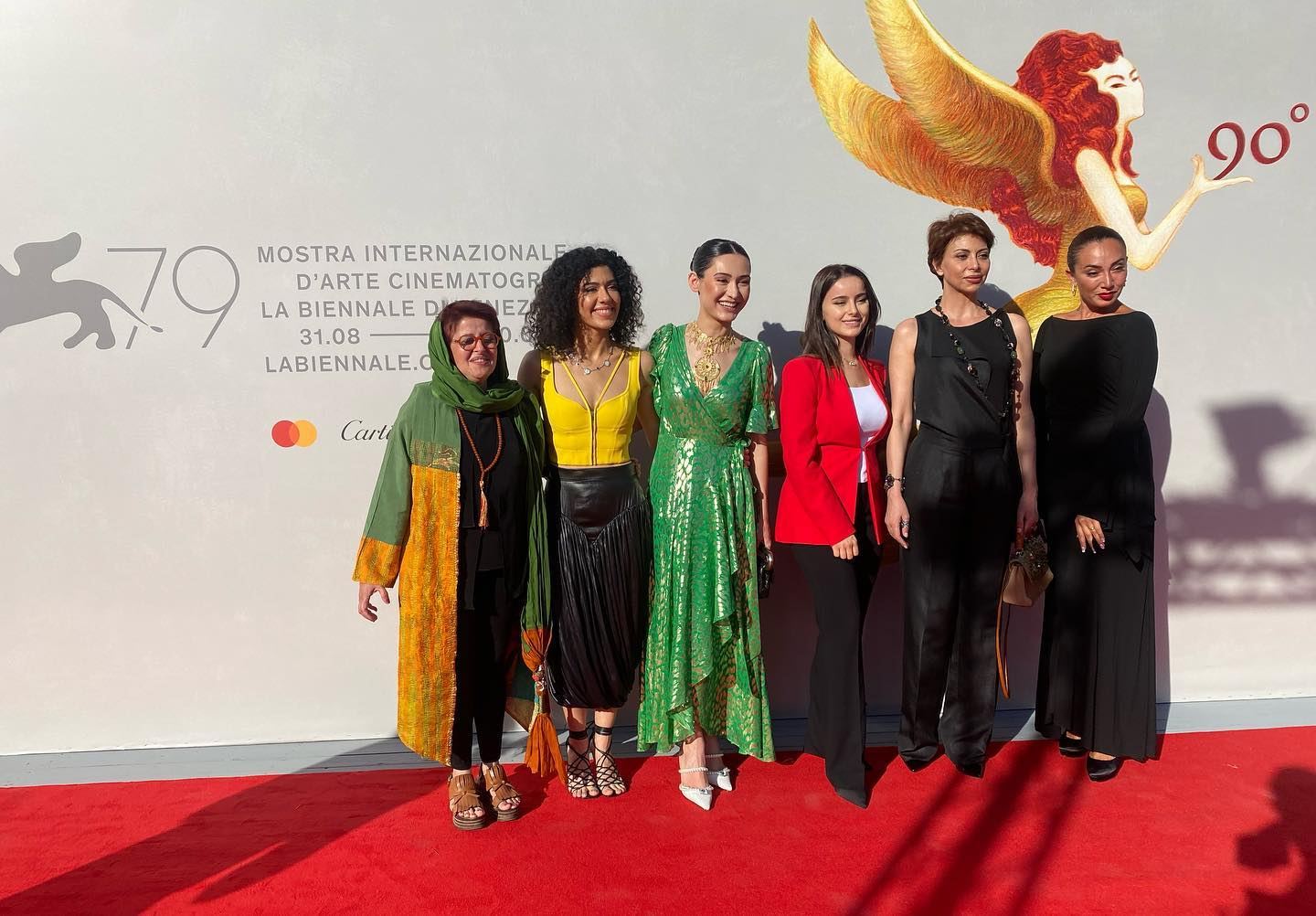 Тахмина Рафаэлла показала историю азербайджанской матери на Венецианском кинофестивале (ФОТО)