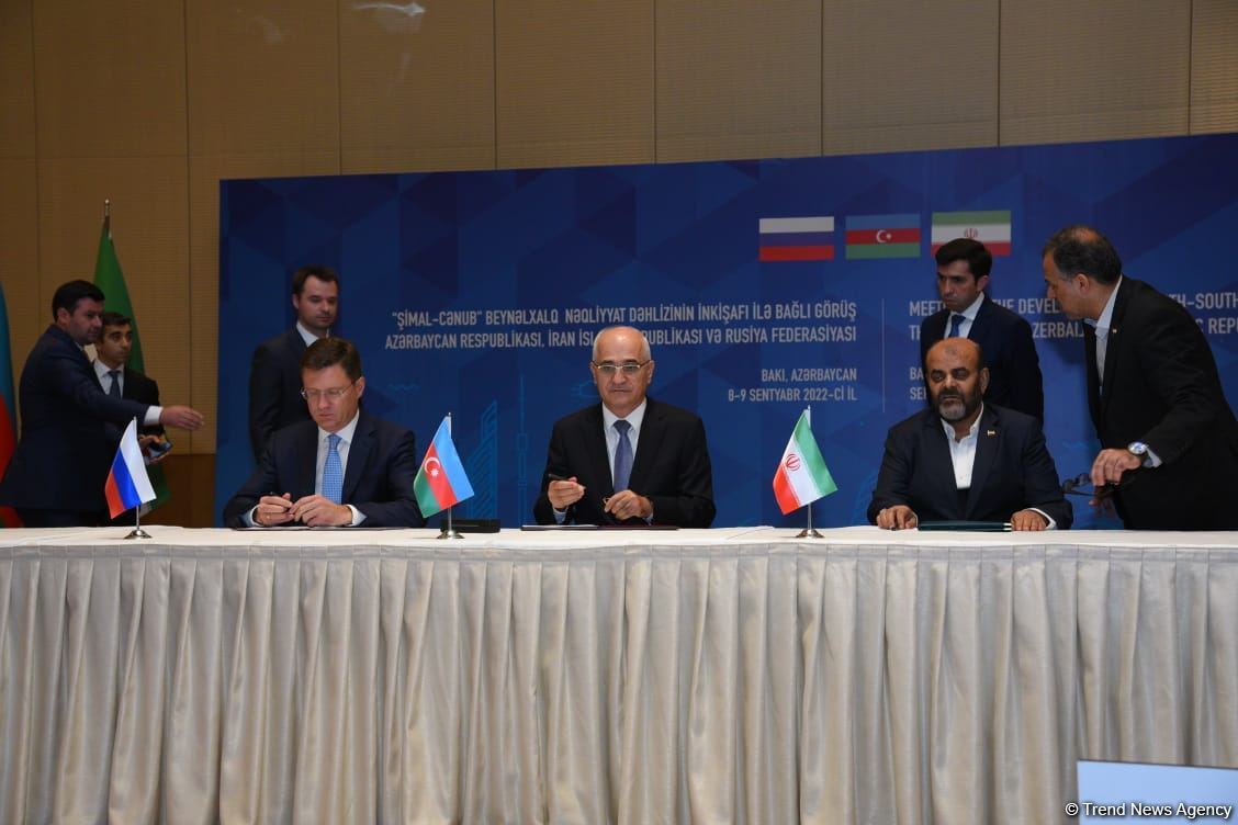 Signing ceremony of declaration on development of the North-South transport corridor held in Baku (PHOTO)