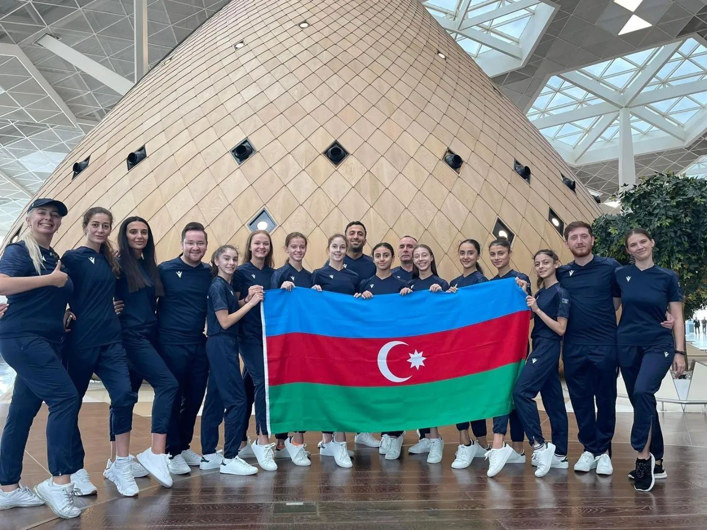 Azerbaijani national rhythmic gymnastics team on their way to world championship (PHOTO)