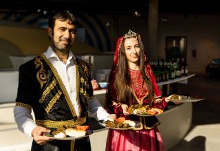 На самом большом острове в Эстонии представлены азербайджанские блюда и картины Ровшана Нура (ВИДЕО, ФОТО)