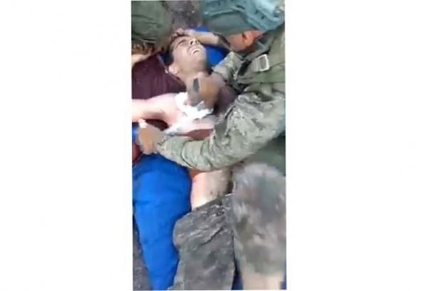 Azerbaijani servicemen provide first aid to wounded Armenian soldier (VIDEO)