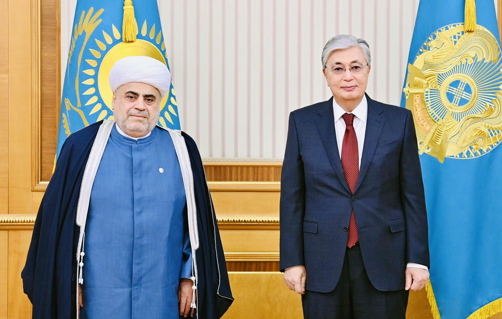 Allahşükür Paşazadə Qazaxıstan prezidenti ilə görüşüb