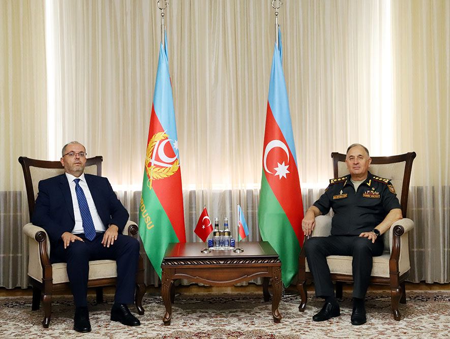 Начальник Генштаба азербайджанской армии встретился с ректором Национального университета обороны Турции (ФОТО)