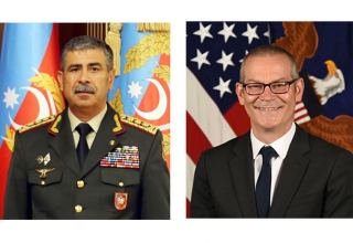 Состоялся телефонный разговор между министром обороны Азербайджана и заместителем секретаря обороны США