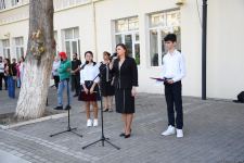Сегодня в Азербайджане пошли в школу более 158 тысяч первоклассников - Фоторепортаж