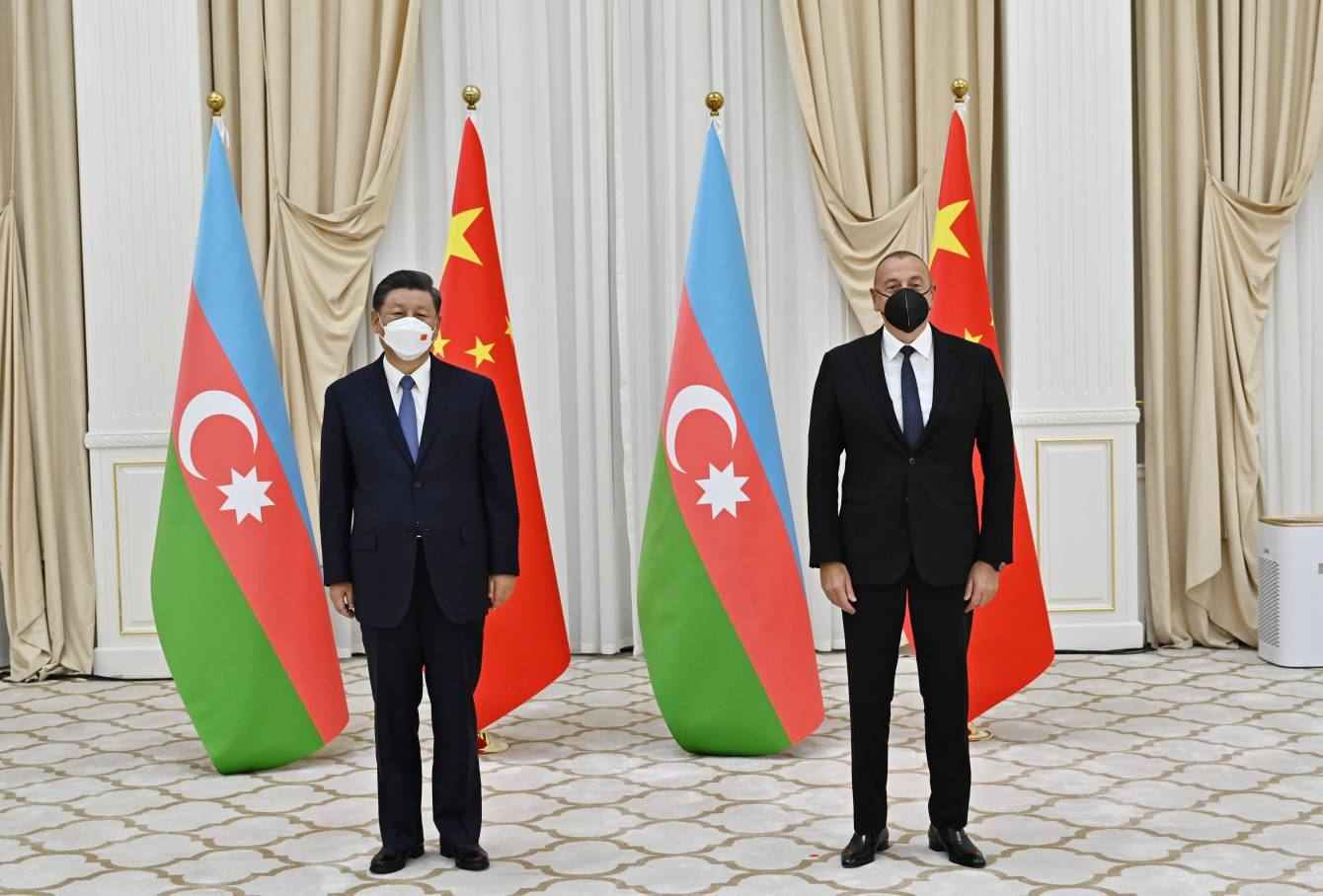 В Самарканде состоялась встреча Президента Азербайджана Ильхама Алиева с Председателем Китайской Народной Республики Си Цзиньпином (ФОТО)