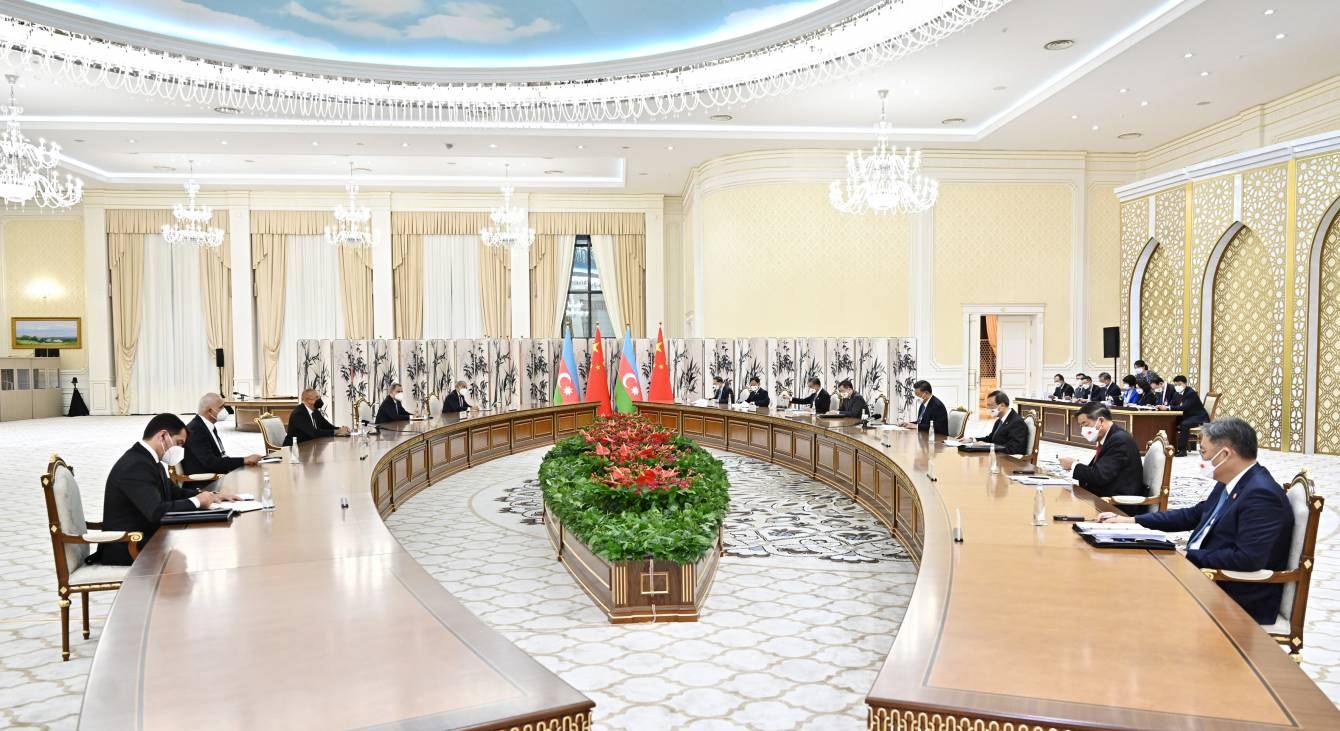 В Самарканде состоялась встреча Президента Азербайджана Ильхама Алиева с Председателем Китайской Народной Республики Си Цзиньпином (ФОТО)