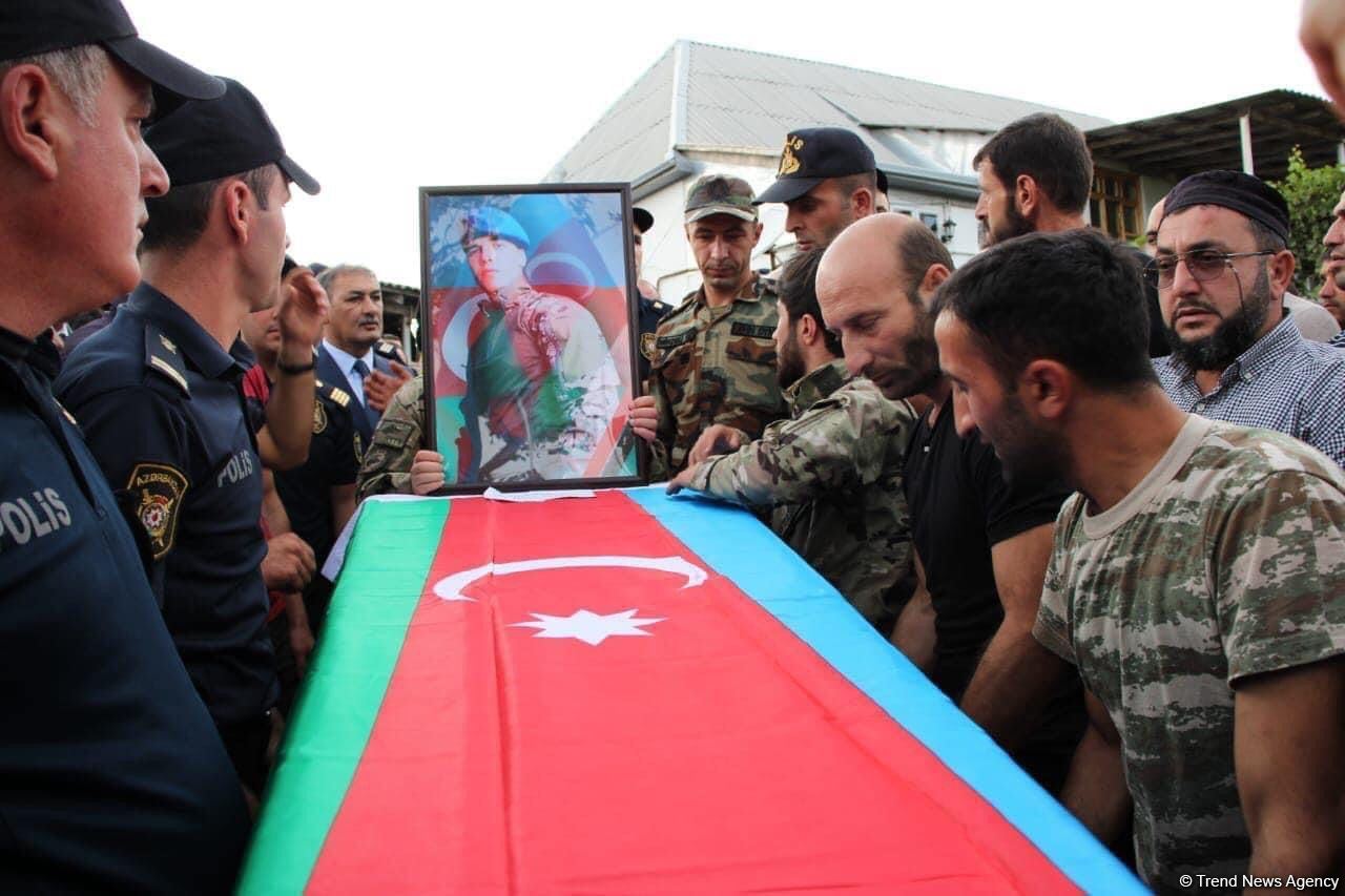 Шехид Гадим Халилов похоронен в Исмаиллинском районе (ФОТО)