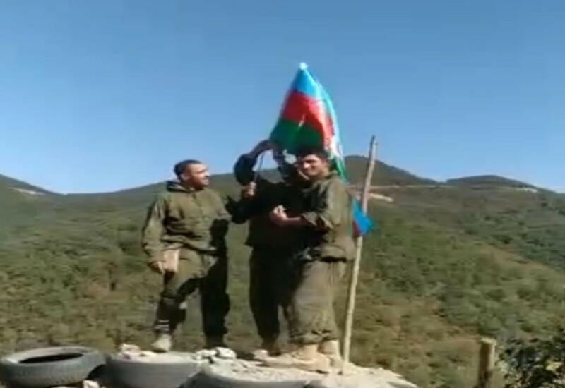 Флаг Азербайджана развевается на еще одной стратегической высоте (ВИДЕО)
