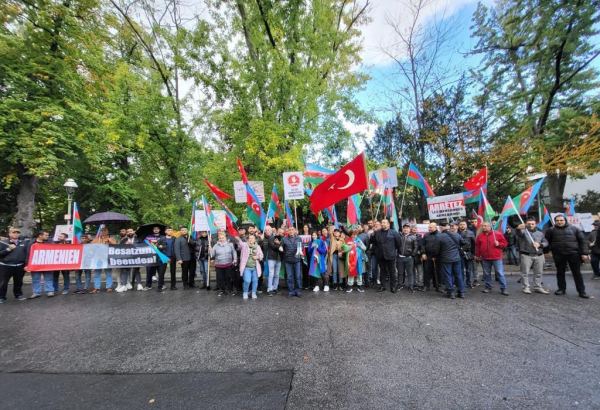 Aзербайджанская община провела пикет перед посольством Армении в Берлине (ФОТО)