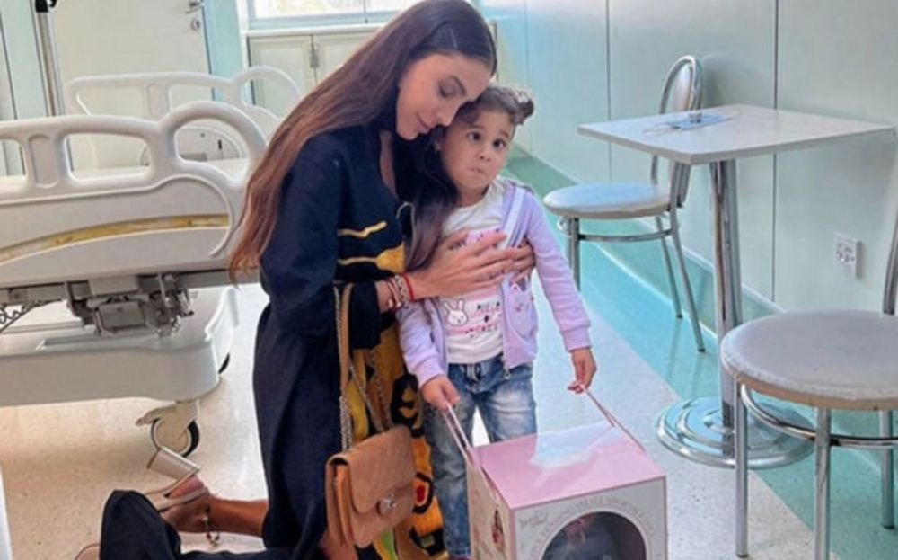 Vice-President of Heydar Aliyev Foundation Leyla Aliyeva inquires about treatment of children suffering from oncological diseases (PHOTO)