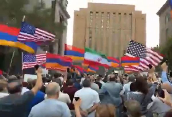 Anti-Russian rally held in front of Russian Embassy in Armenia (VIDEO)