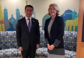 Хикмет Гаджиев встретился с помощником госсекретаря США (ФОТО)