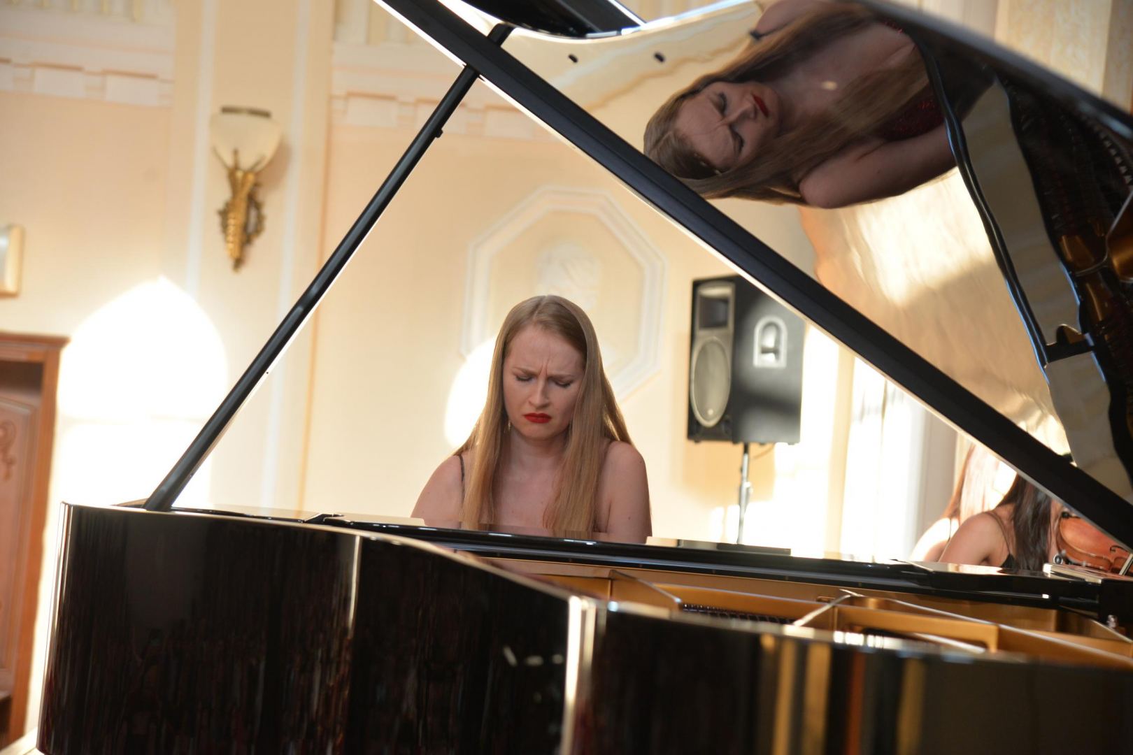 В Баку состоялся концерт феноменальной немецко-российской пианистки Кристины Миллер (ФОТО)