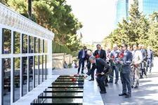 Председатель Госдумы России посетил могилу великого лидера Гейдара Алиева и Аллею шехидов в Баку (ФОТО)