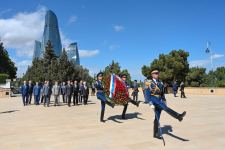 Председатель Госдумы России посетил могилу великого лидера Гейдара Алиева и Аллею шехидов в Баку (ФОТО)