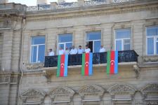 Azerbaijani people honor memories of heroic martyrs (PHOTO)