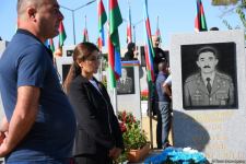 Azerbaijani people honor memories of heroic martyrs (PHOTO)