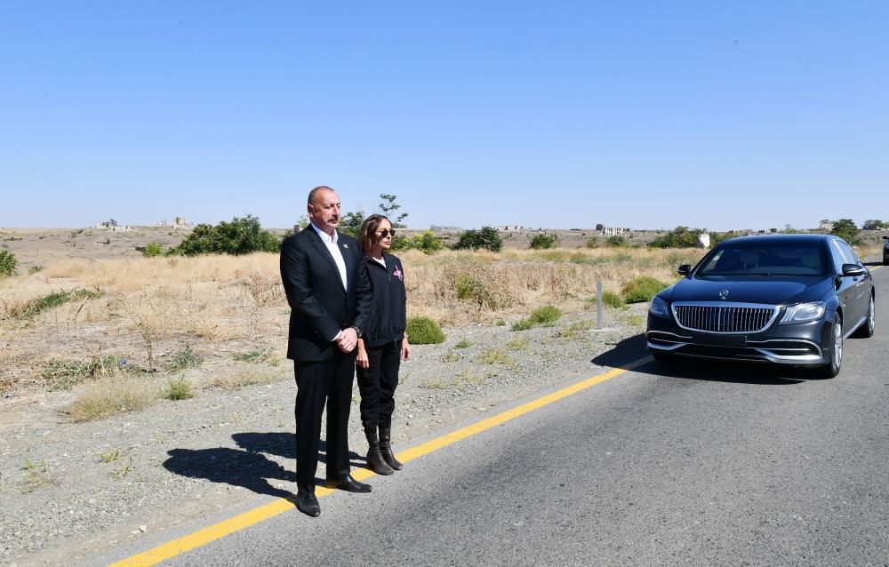 Президент Ильхам Алиев и Первая леди Мехрибан Алиева совершили поездку в Физулинский район (ФОТО/ВИДЕО)