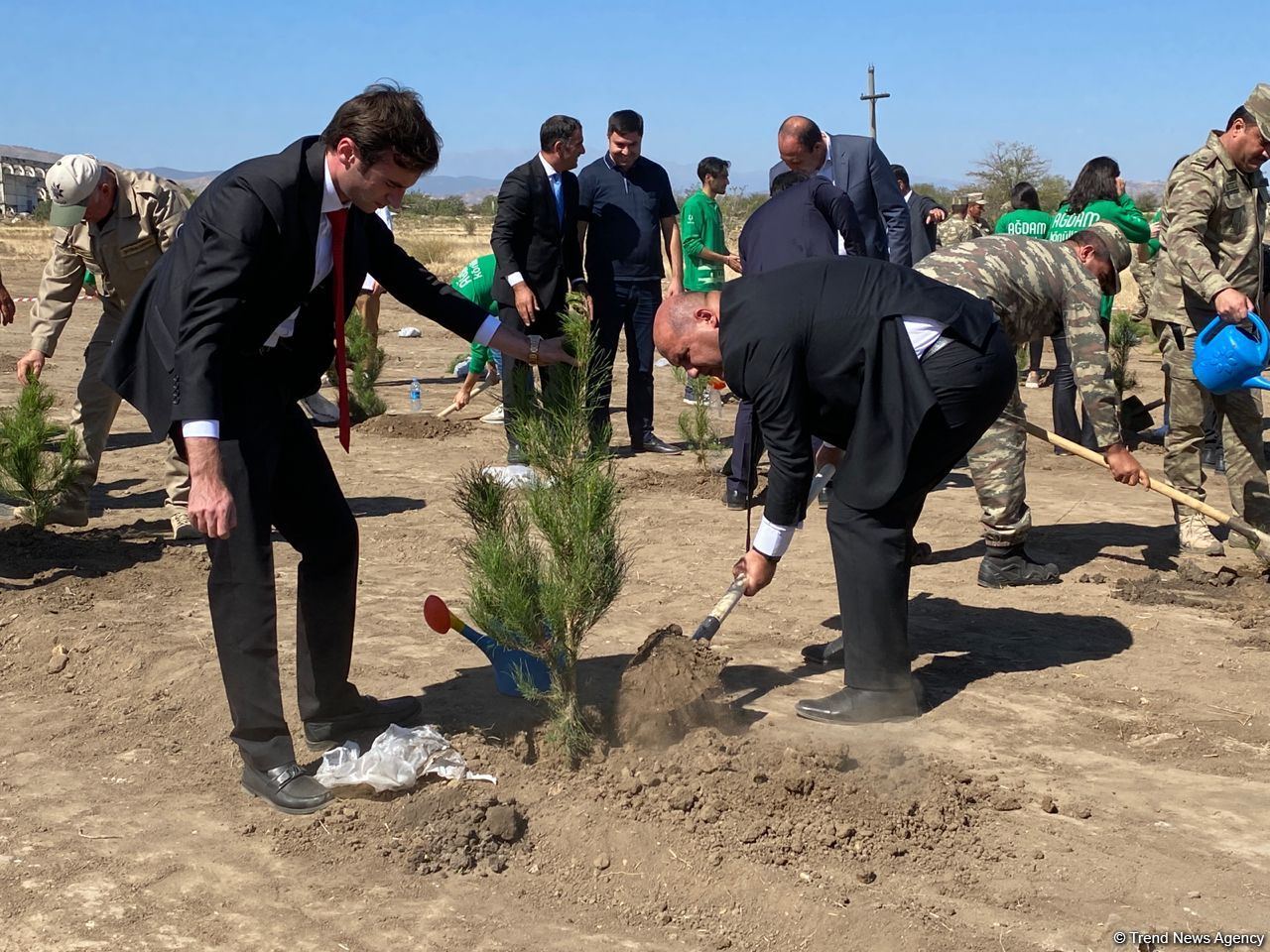 Azerbaijani people honor memory of martyrs in Aghdam (PHOTO)