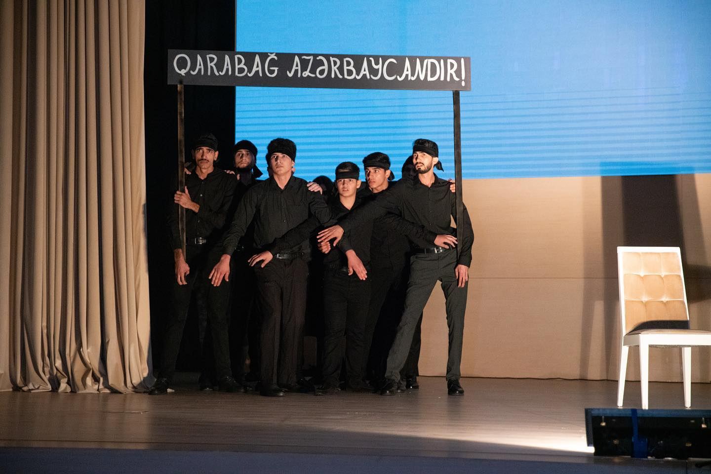 В Баку представлен спектакль "Добрая весть" о героях Карабахской войны (ФОТО)