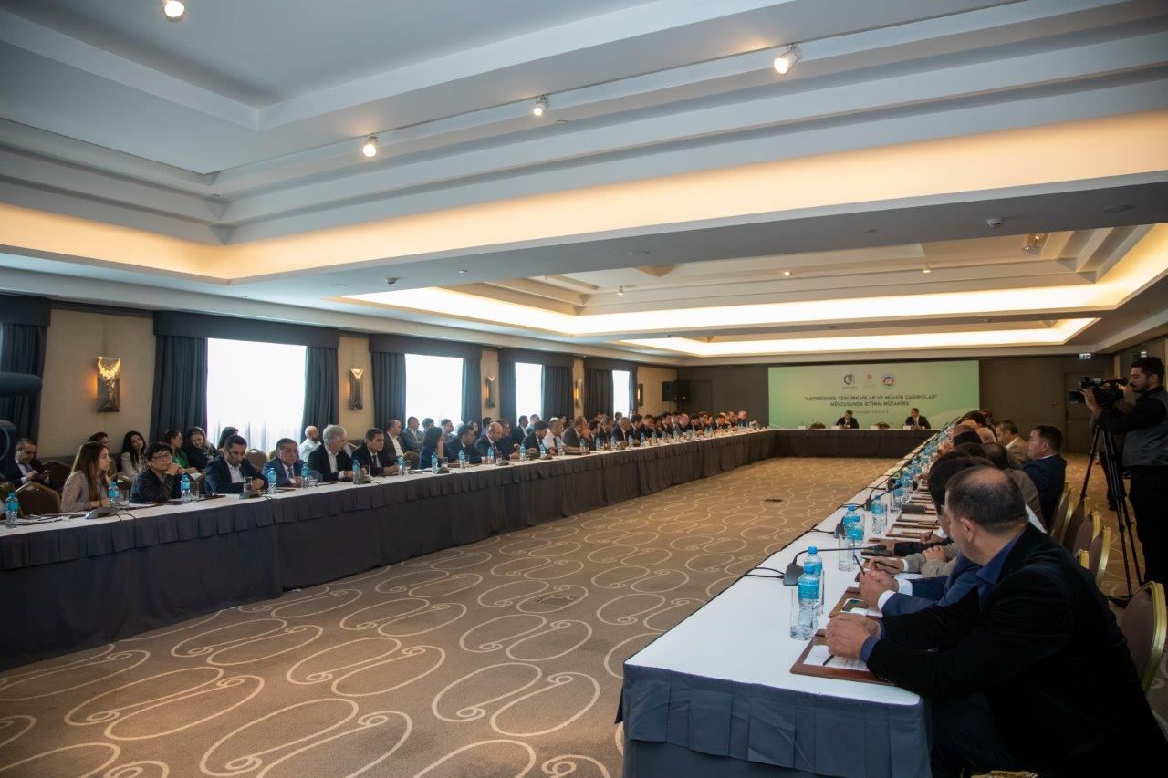 В Баку прошли общественные обсуждения о возможностях и вызовах в сфере агробизнеса (ФОТО)