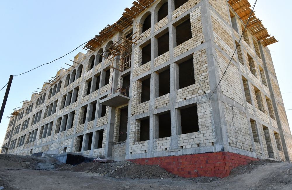 President Ilham Aliyev and First Lady Mehriban Aliyeva President Ilham Aliyev views progress of construction works at building of secondary school No1 in Shusha (PHOTO/VIDEO)