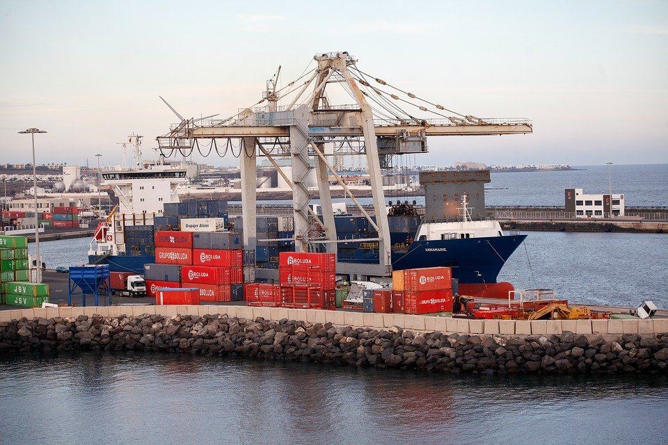 Türkiyə limanlarına Yunanıstandan 9 milyon tondan çox yük daşınıb