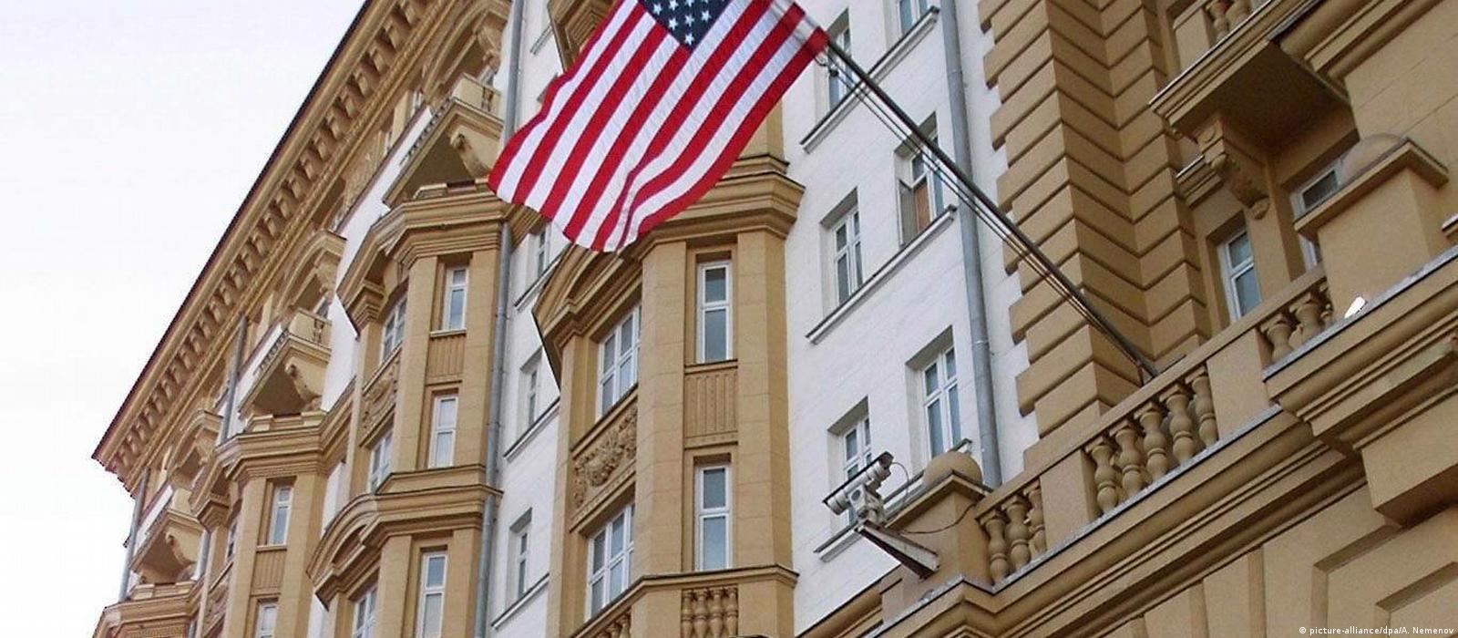 Посольство США в Москве призвало своих граждан немедленно покинуть Россию