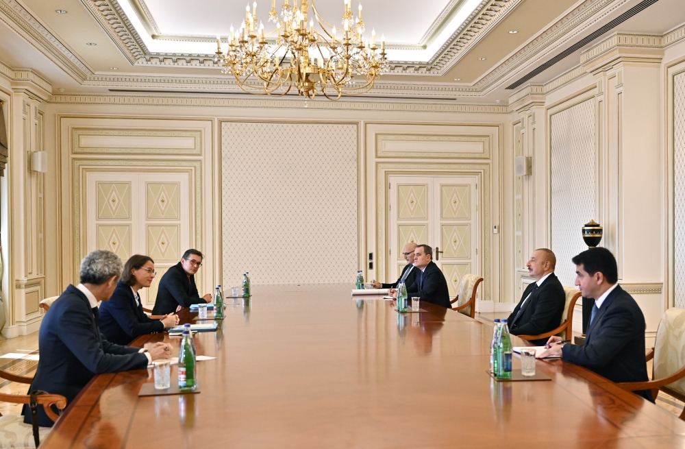 Президент Ильхам Алиев принял советника Кабинета Президента Франции (ВИДЕО)