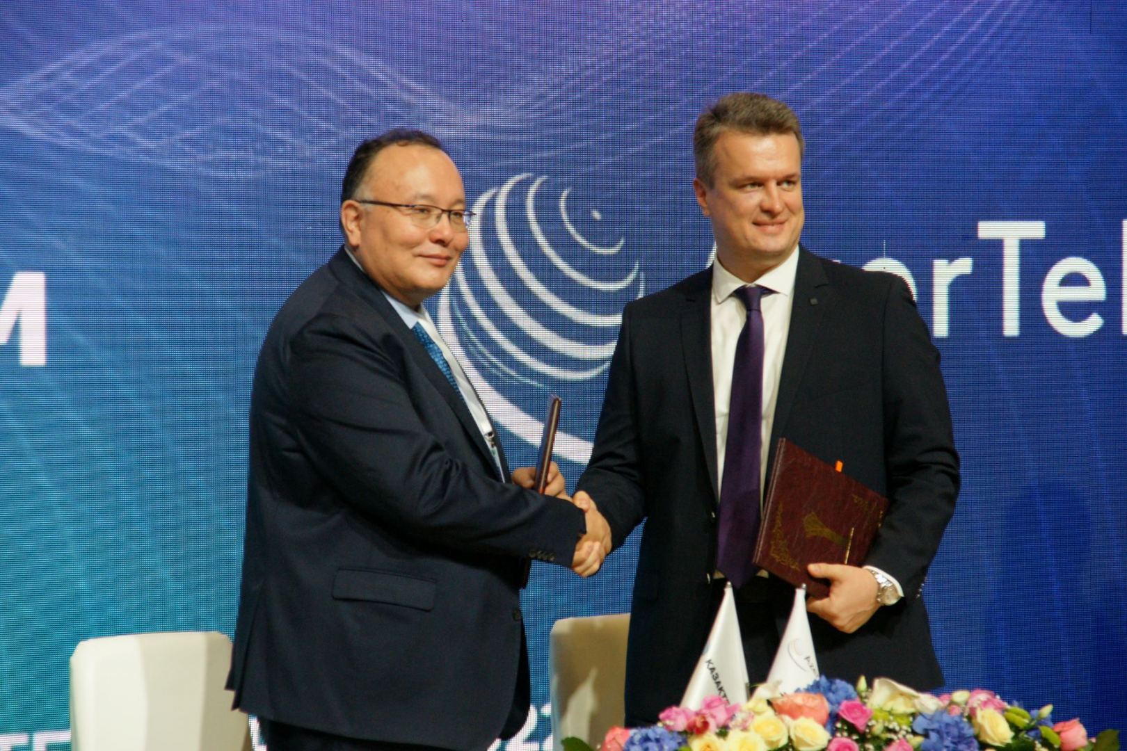 AzerTelecom and Kazakhtelecom sign strategic partnership memorandum on Trans-Caspian project (PHOTO)