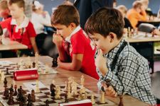 Теймур Раджабов и новые шахматные звезды (ФОТО)