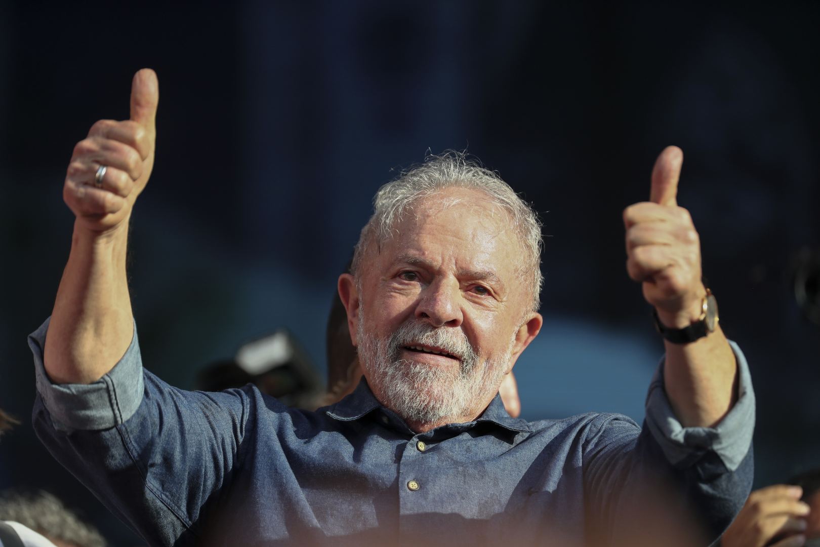 Лула да Силва обогнал Болсонару и лидирует на выборах президента Бразилии