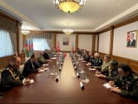 Министр обороны Азербайджана провел встречу с министром национальной обороны Турции (ФОТО)