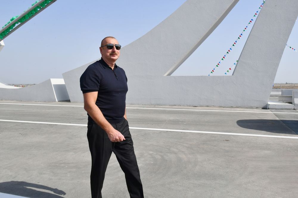 Президент Ильхам Алиев ознакомился с работами, проводимыми на строящейся автомобильной дороге Барда-Агдам (ФОТО/ВИДЕО)