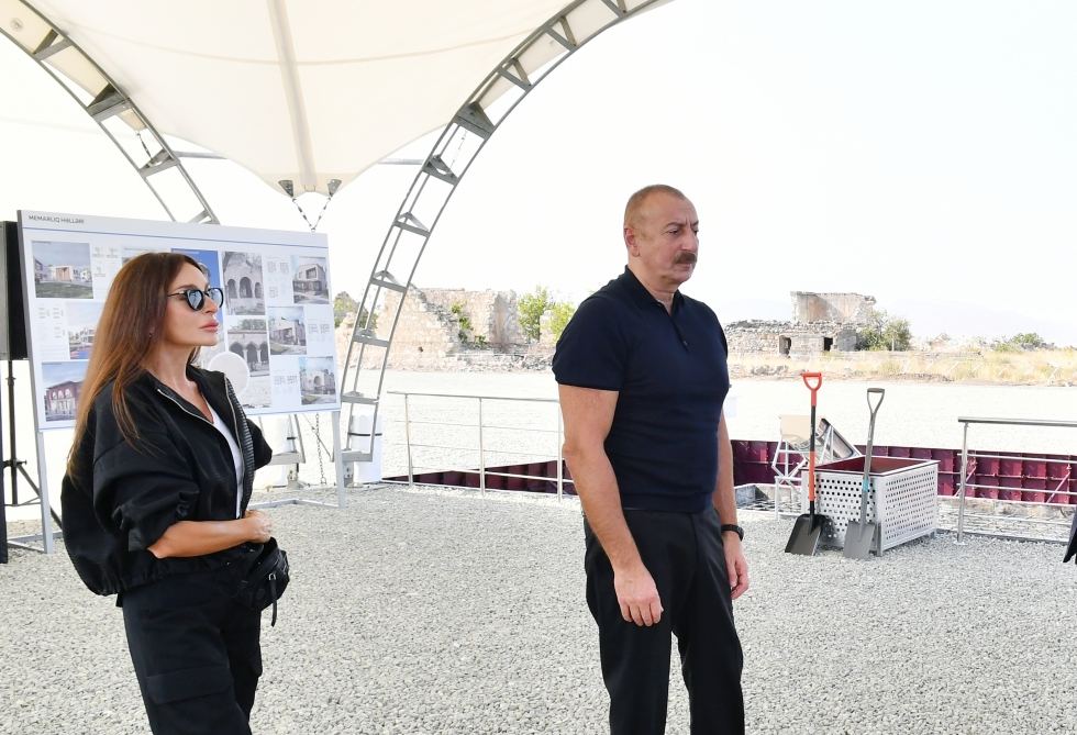 Президент Ильхам Алиев и Первая леди Мехрибан Алиева приняли участие в церемонии закладки фундамента агдамского села Кенгерли (ФОТО/ВИДЕО)