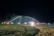 Первый рейс AZAL приземлился в Самарканде (ФОТО)