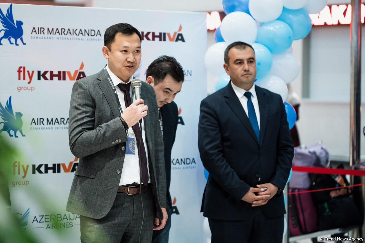 Как в аэропорту Самарканда торжественно встретили первый рейс из Баку – репортаж (ВИДЕО, ФОТО)