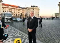 Президент Ильхам Алиев дал интервью азербайджанским телеканалам в Праге (ФОТО/ВИДЕО)