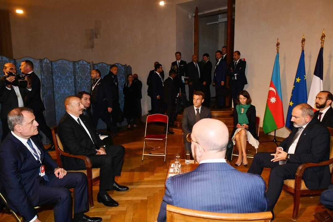 Meeting of President Ilham Aliyev with President of France, President of Council of European Union and Prime Minister of Armenia continues in Prague (PHOTO)