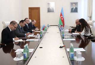 Azerbaijan's ministry hosts meeting with Cuban ambassador (PHOTO)