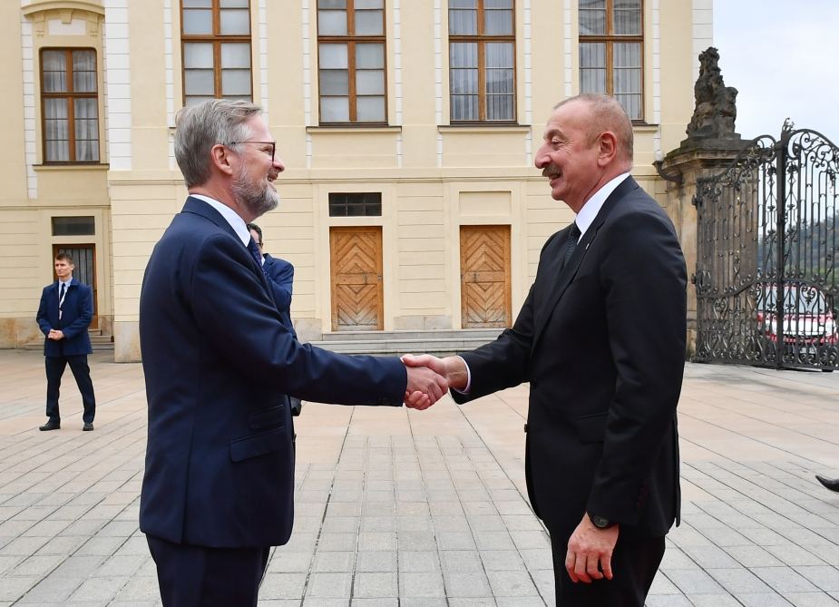 Prezident İlham Əliyev Praqada “Avropa siyasi birliyi” Zirvə Toplantısının açılış plenar iclasında iştirak edib (FOTO/VİDEO) (YENİLƏNİB)