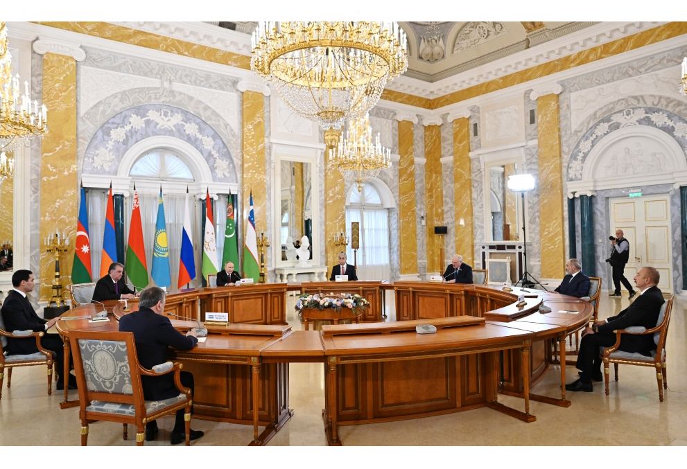 Prezident İlham Əliyev Sankt-Peterburqda MDB Dövlət Başçılarının qeyri-rəsmi görüşündə iştirak edib