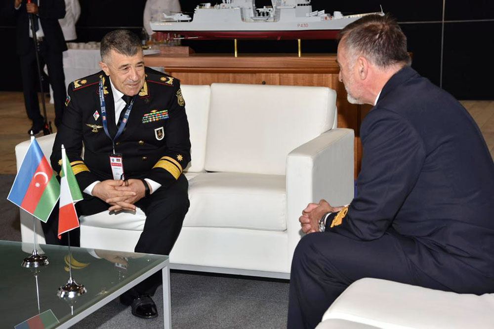 Commander of Azerbaijan's Naval Forces meets with his Italian colleague (PHOTO)