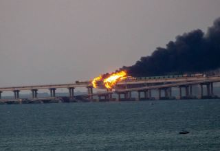 Пожар на железнодорожном составе с дизельным топливом на Крымском мосту потушили (ВИДЕО)