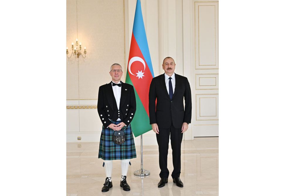 President Ilham Aliyev receives credentials of incoming ambassador of UK (PHOTO/VIDEO)