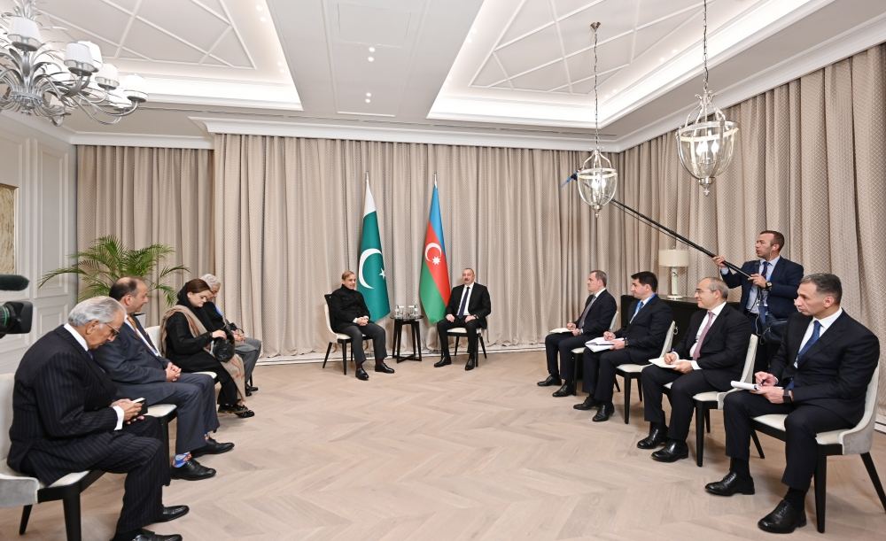 President Ilham Aliyev meets with Prime Minister of Pakistan in Astana (PHOTO/VIDEO)